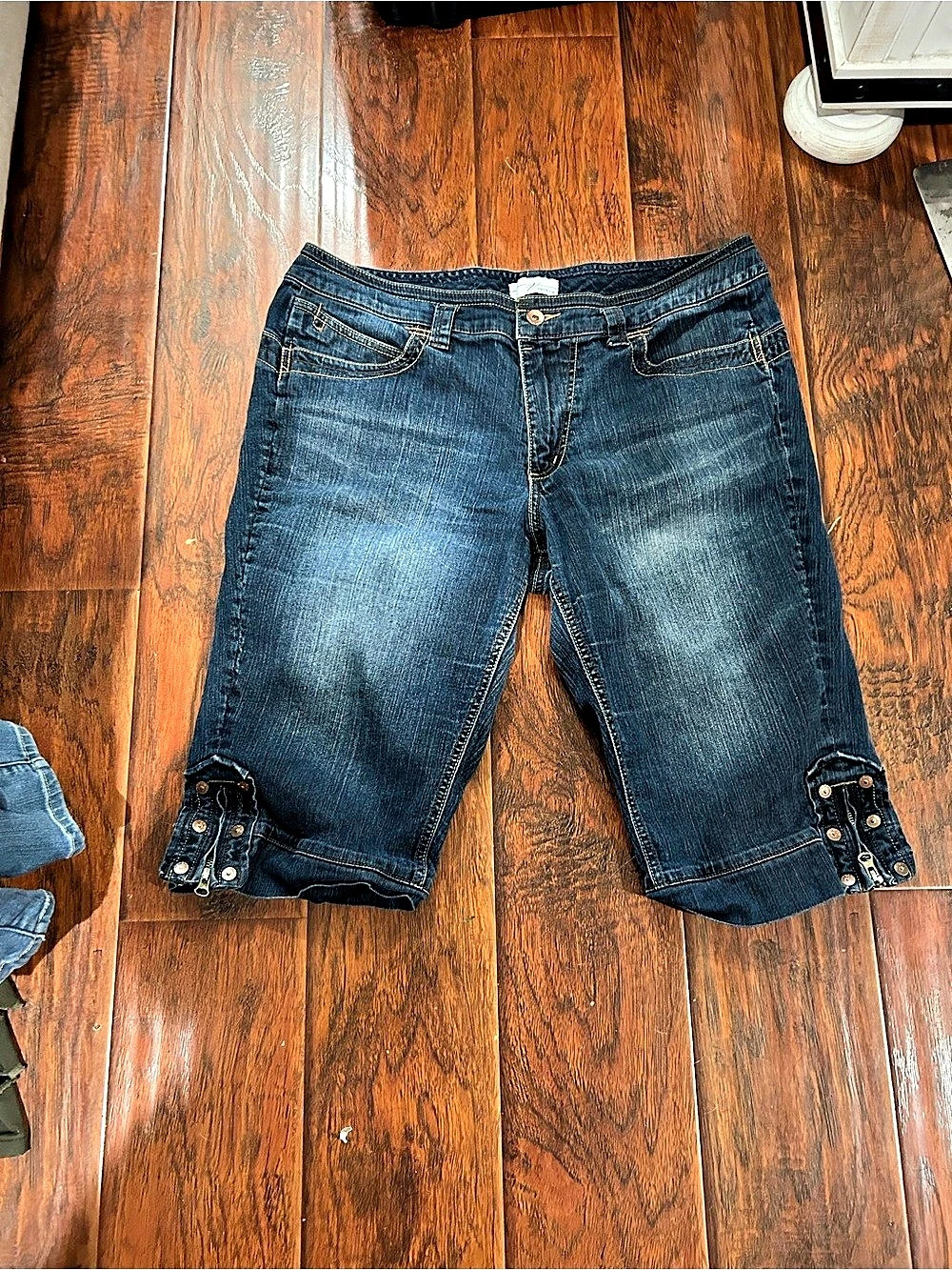 Venezia Women's Cropped Denim Bermuda Shorts Size 18